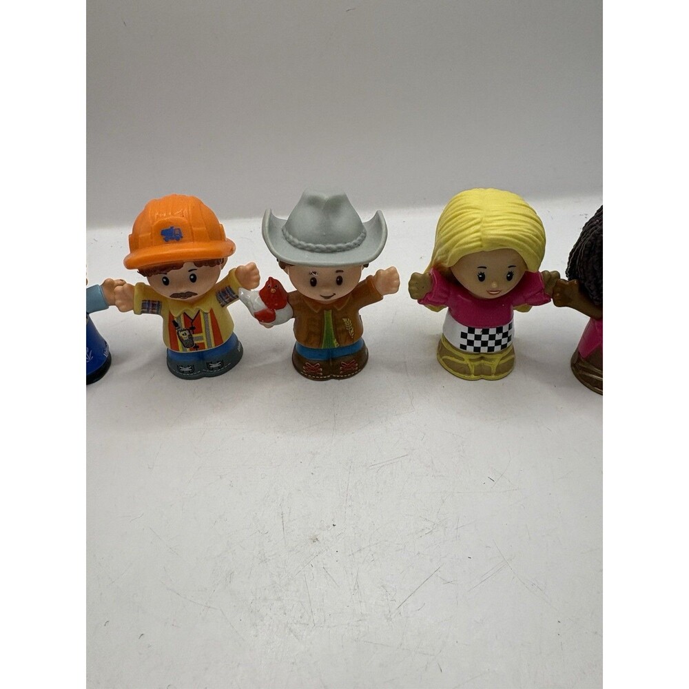 Fisher Price Little People Set Of 9 Characters - Picture 3 of 7